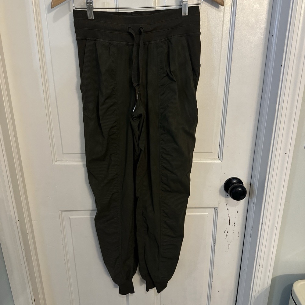 Lululemon Women's Dance Studio Pants Size: 4 Dark Olive‎ Mid Rise 28"